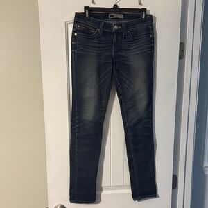 Levi’s Women’s Dark Wash Slim Jeans-Dark Blue